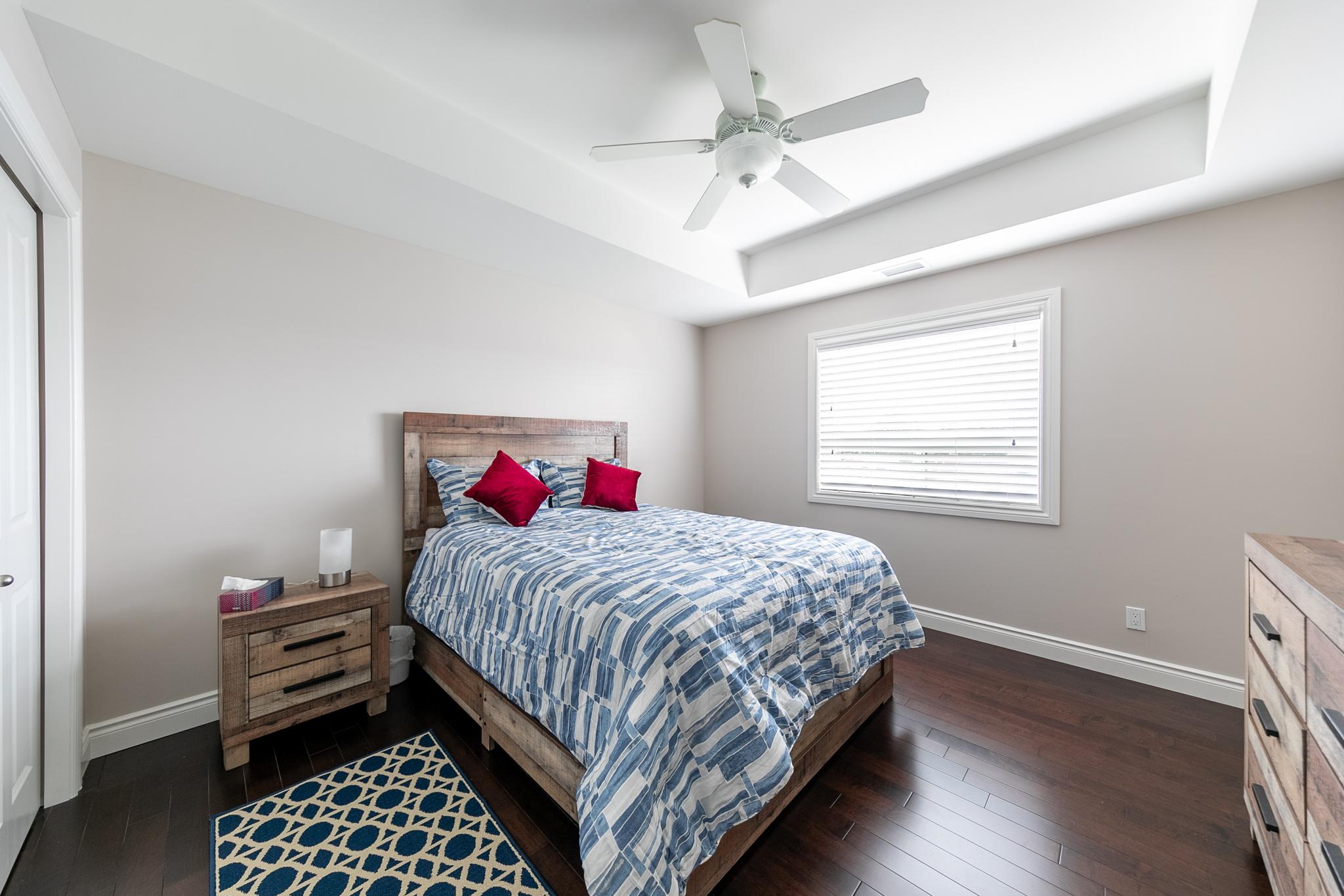 8475 Wyandotte St E thumbnail 5